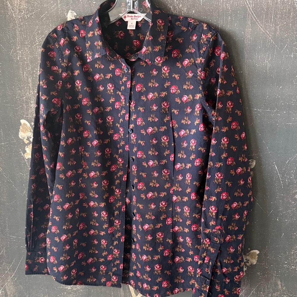 Brooks Brothers cotton button down rose print on dark navy blouse top